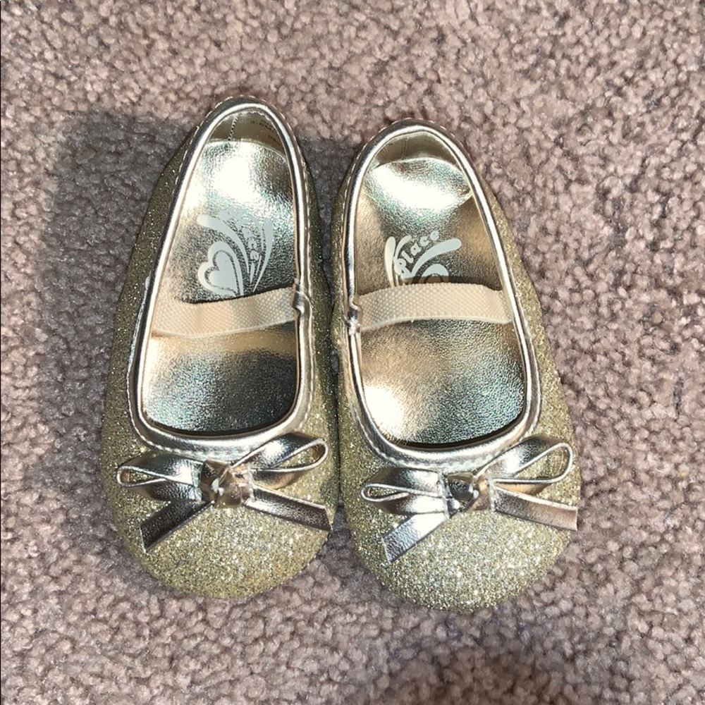 Gold dress shoes size 3-6 months